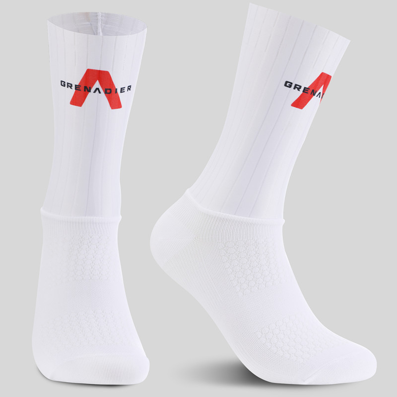 2026年版滑り止めシームレスサイクリングソックス一体成型ハ - Sock Garter Men のレビューと価格