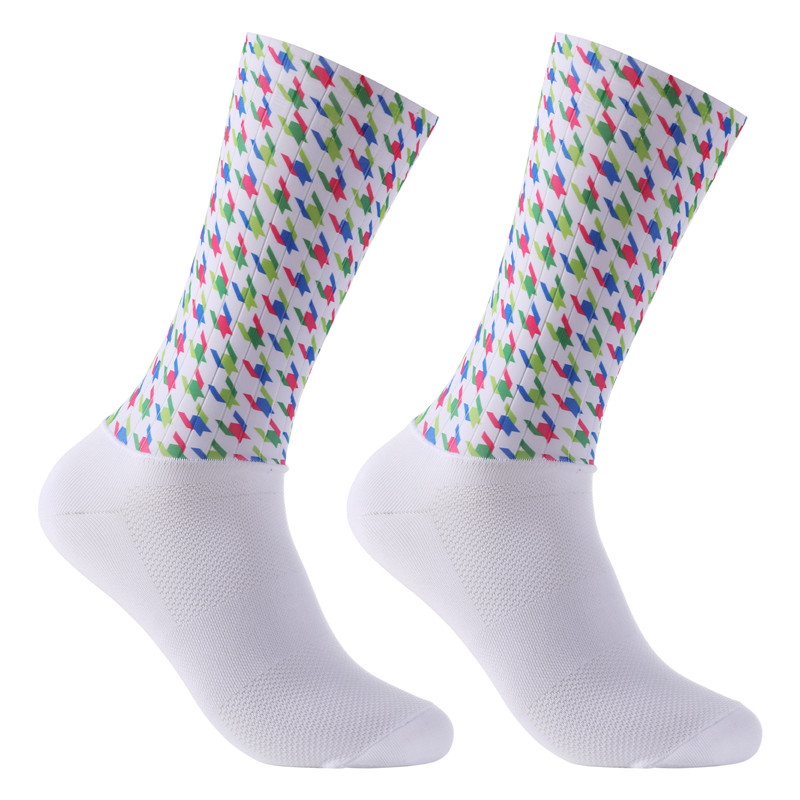 2026年版滑り止めシームレスサイクリングソックス一体成型ハ - Sock Garter Men のレビューと価格